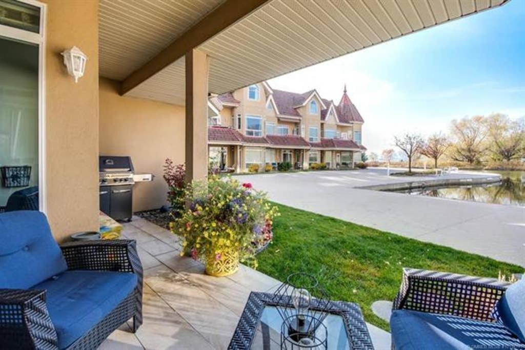 Tranquil Waterfront Condo Κελόουνα  Εξωτερικό φωτογραφία