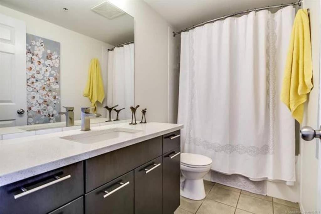 Tranquil Waterfront Condo Κελόουνα  Εξωτερικό φωτογραφία