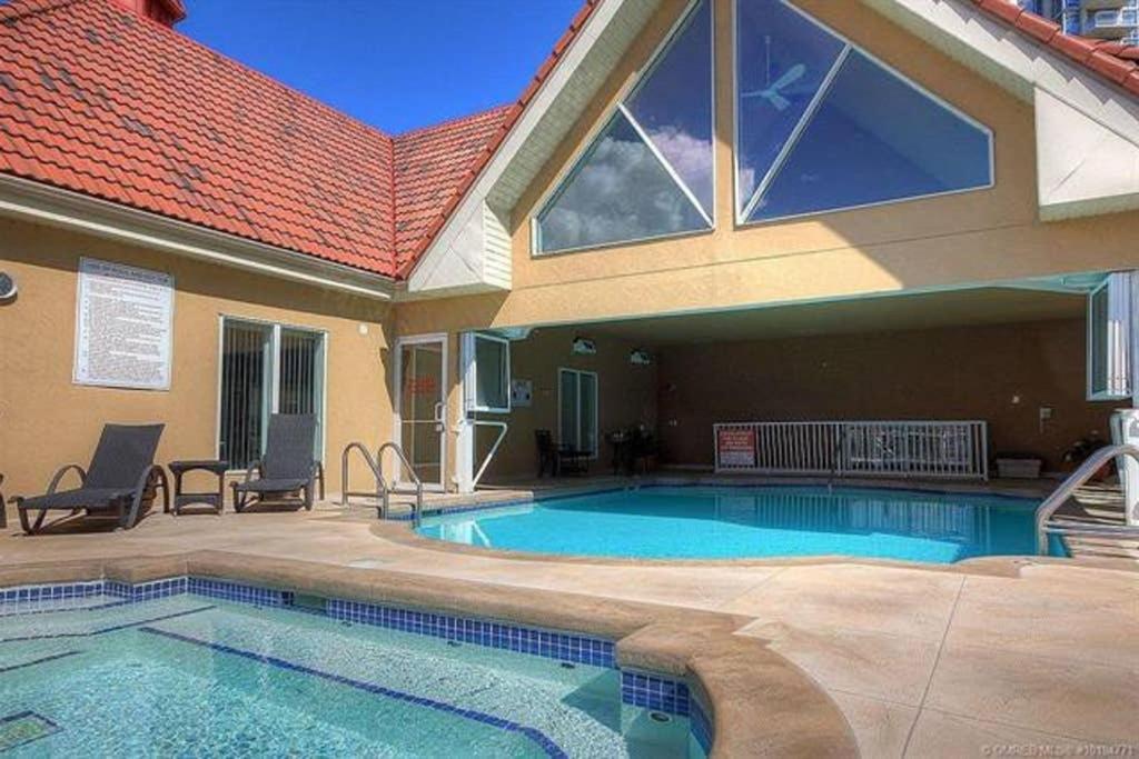 Tranquil Waterfront Condo Κελόουνα  Εξωτερικό φωτογραφία