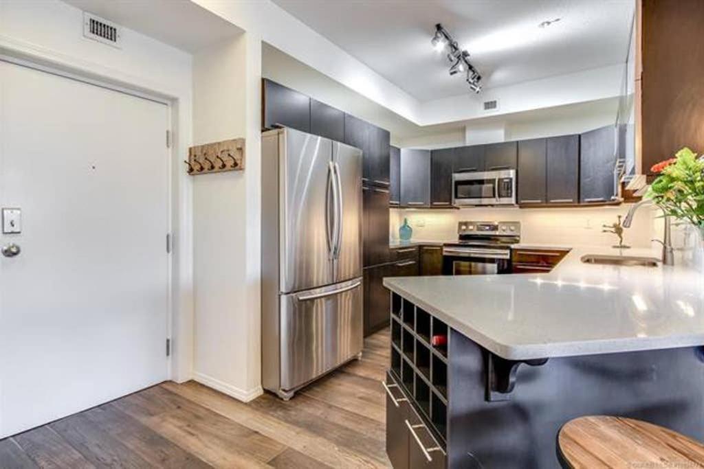 Tranquil Waterfront Condo Κελόουνα  Εξωτερικό φωτογραφία